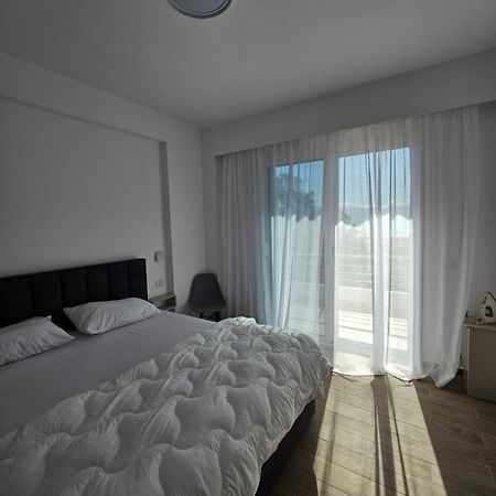 Sea & Sun Apartment Vlorë Eksteriør billede